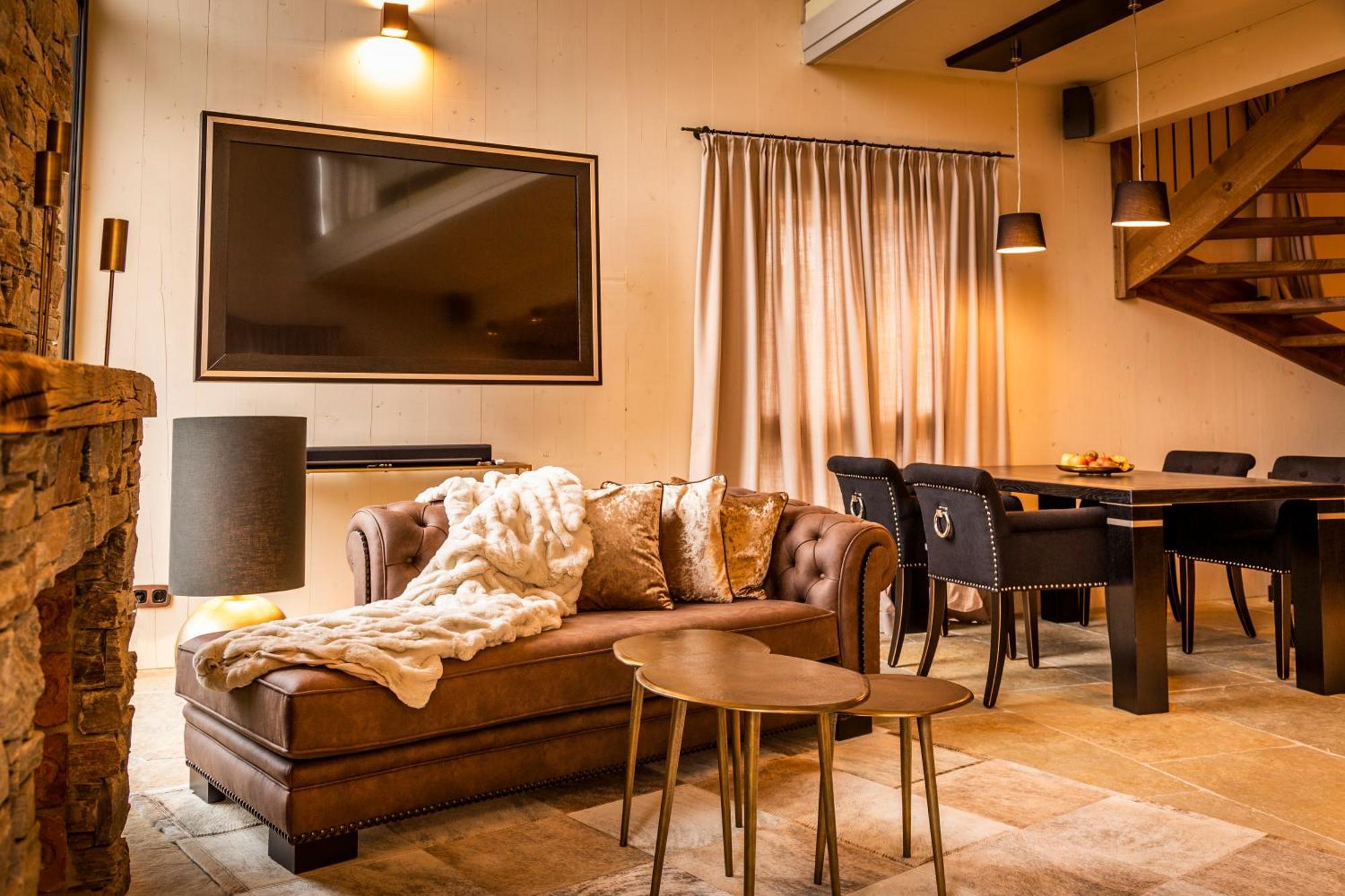 Golden Hill Country Chalets & Suites Waldschach Exterior foto